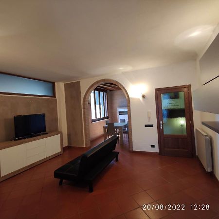 M & M Pinzi Suite Apartment 몬테풀치아노 스타지오네 외부 사진